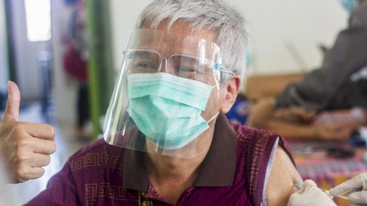 Dinkes Makassar Sebut Penyakit Hipertensi Komorbid Jadi Kendala Pemberian Vaksin Bagi Lansia