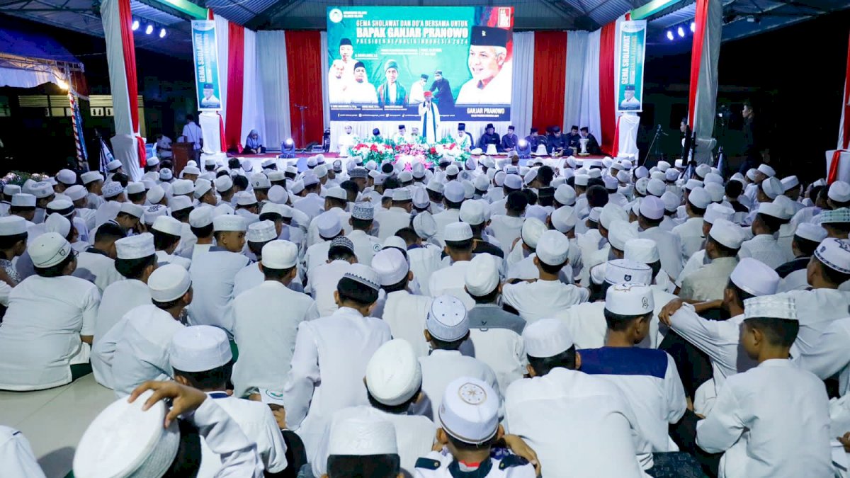 Di Sulsel, Ribuan Santri dan Ulama Serukan Ganjar Presiden 2024
