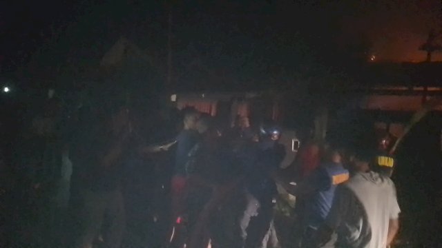 Salah satu petugas Damkar Dipukul OTK (Dedi)