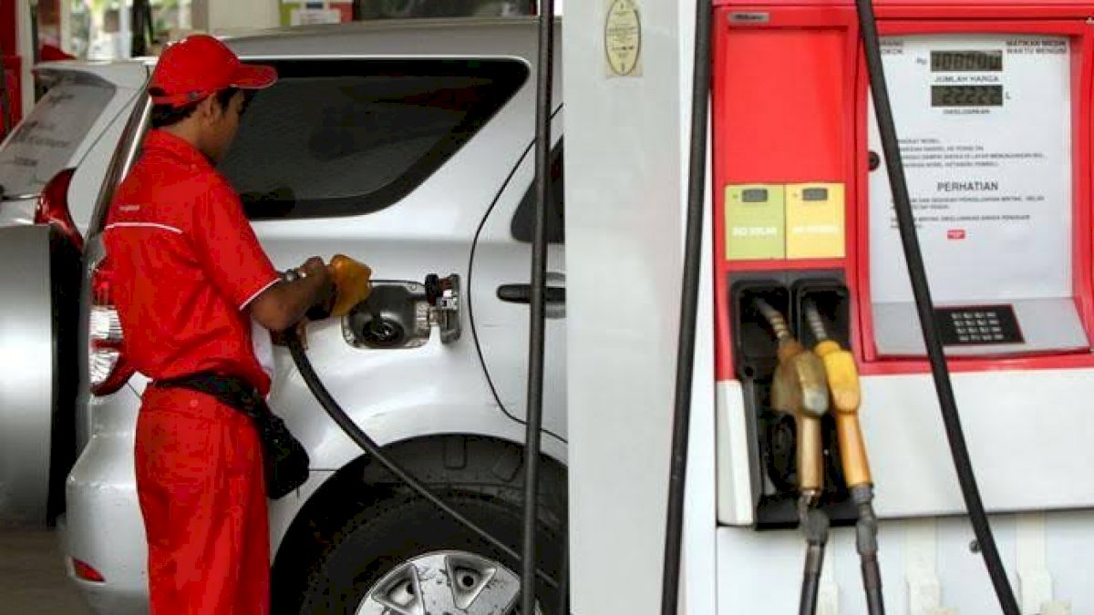 Beli Pertalite dan Solar di SPBU Makassar, Pengguna Mobil Wajib Mendaftar