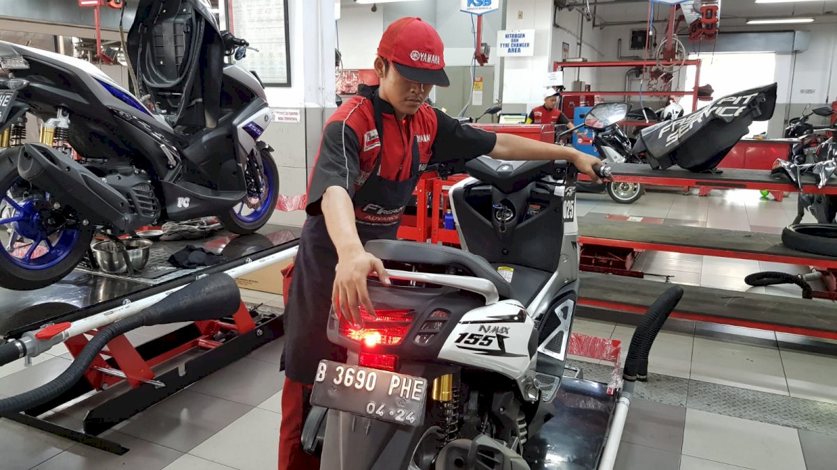 Ingin Baterai atau Aki Motor Yamahamu Awet? Simak Tips Berikut