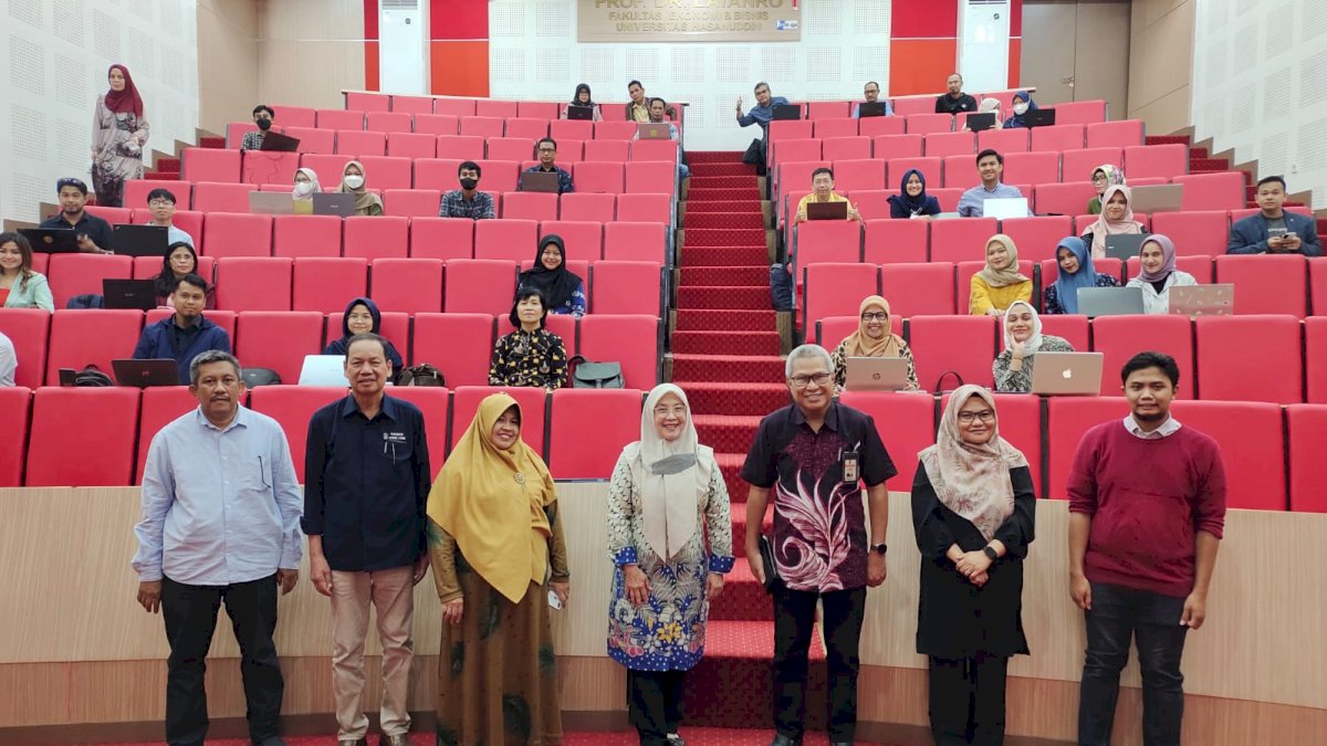 Kolaborasi Himpunan S2-S3 FEB-UNHAS Adakan Workshop Mendeley