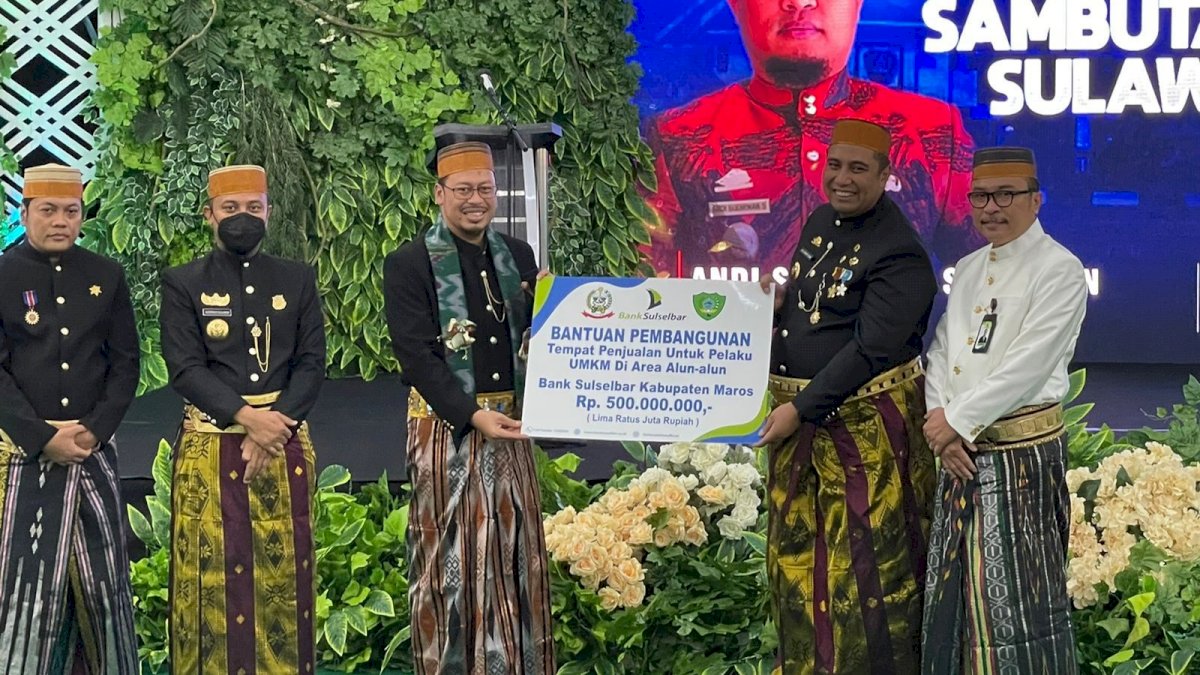 Puncak Perayaan HUT Maros ke-63, Bank Sulselbar Serahkan Bantuan Rp500 Juta untuk UMKM