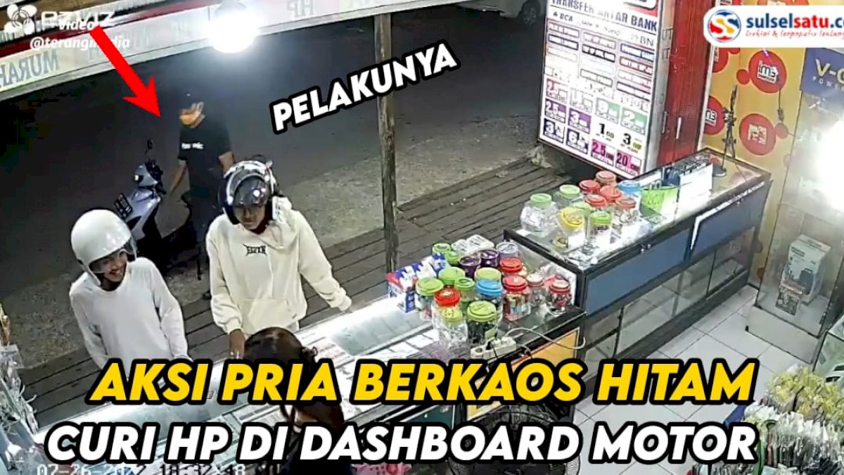 VIDEO: Aksi Pria Berkaos Hitam Curi HP di Dashboard Motor