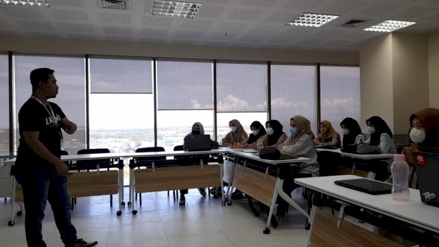 Proses perkuliahan di salah satu prodi Kalla Institute (dokumen: Kalla Institute).