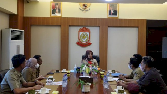 Penitia pelaksana Festival Asik audiensi ke Wakil Wali (Wawali) Kota Makassar, Fatmawati Rusdi di Kantor Balaikota (dokumen: ist).