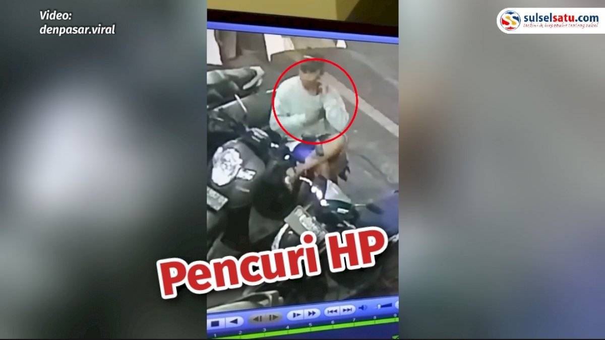 VIDEO: Pura-pura Telfonan, Ternyata Pria Ini Hendak Ambil HP di Dashboard Motor