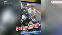 VIDEO: Pura-pura Telfonan, Ternyata Pria Ini Hendak Ambil HP di Dashboard Motor