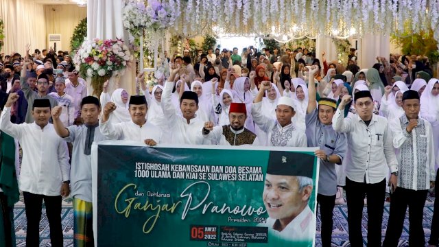 Santri, ulama dan kiai se Sulsel deklarasi dukung Ganjar Pranowo jadi presiden 2024 yang berlangsung di Gedung Islamic Center IMMIM Makssar, Jumat 5 Agustus 2022 (dokumen: ist)