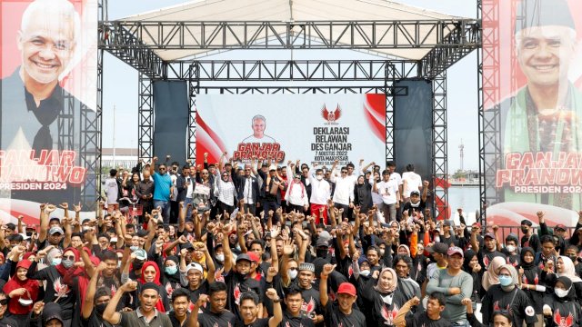Relawan Desa deklarasikan dukungan bagi Ganjar Pranowo di Pantai Losari Makassar (dokumen: ist)