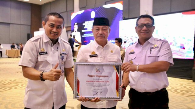 Pemkab Gowa terima penghargaan dari Pemprov Sulsel (dokumen: Pemkab Gowa)