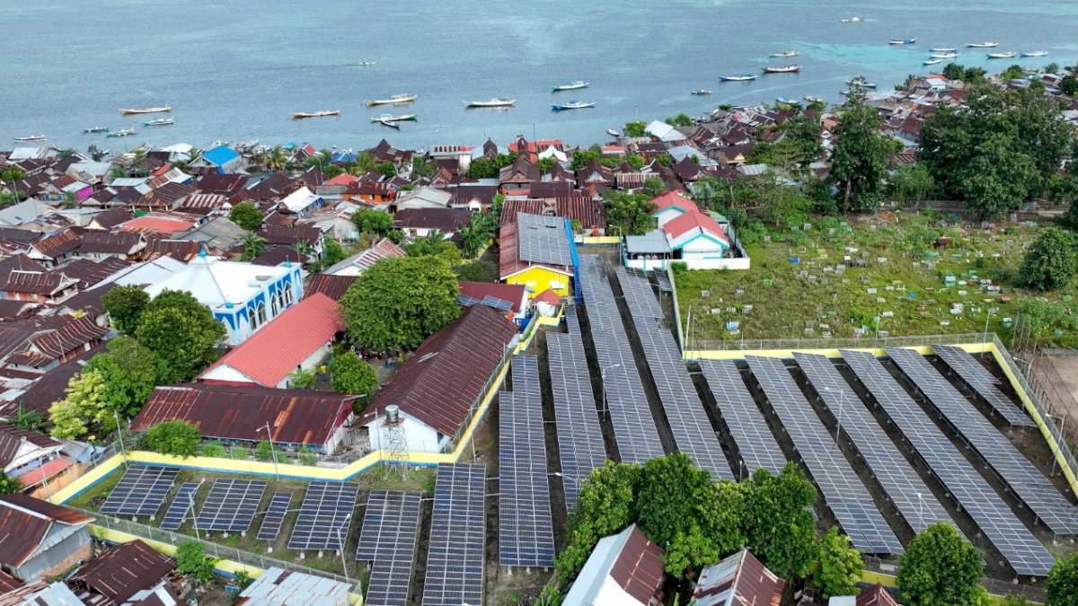 Beroperasi dengan Optimal, PLTS Kodingareng Bantu Tingkatkan Kesejahteraan Masyarakat Pulau Kodingareng