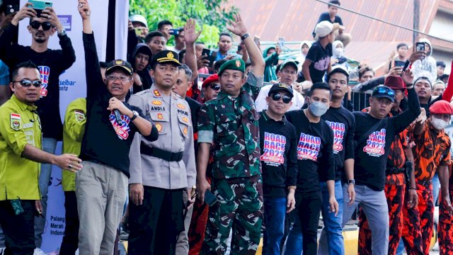 Suasana pembukaan road Race (Int)