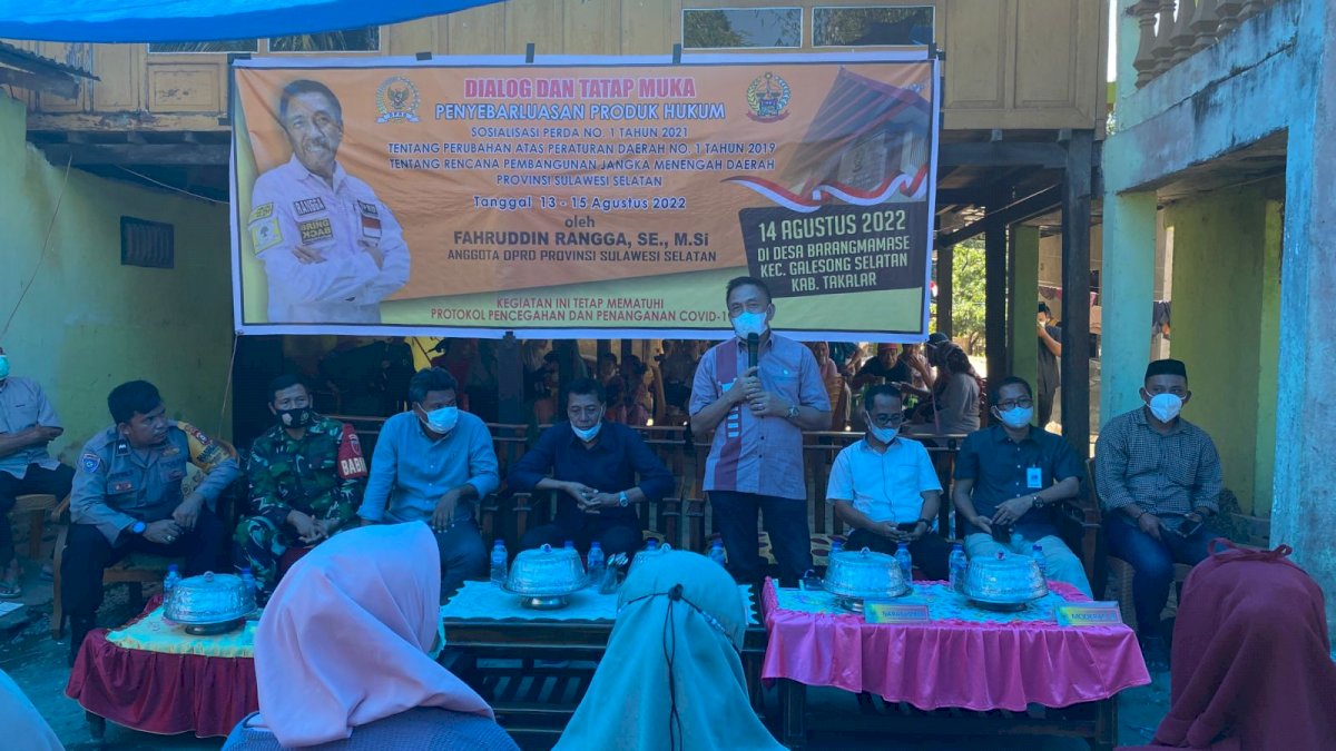 Fahruddin Rangga Sosialisasi Perda Bersama Warga Desa Barammamase