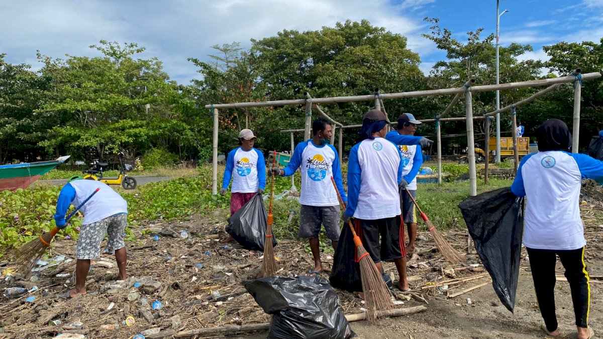 Cabang Dinas Wilayah Selatan DKP Sulsel Lestarikan Pantai