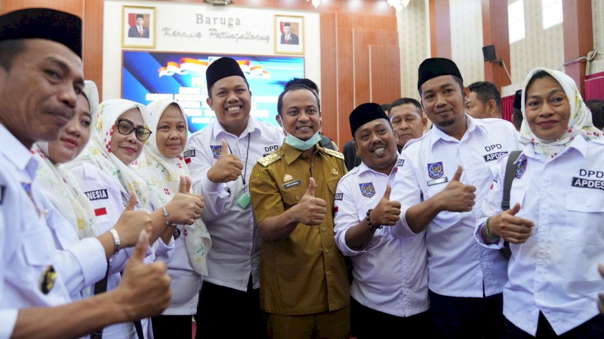 Sudirman Sulaiman Lantik Pengurus APDESI Sulsel, Harap Konsen Penurunan Stunting dan ATS