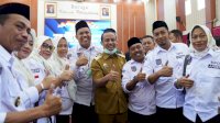 Sudirman Sulaiman Lantik Pengurus APDESI Sulsel, Harap Konsen Penurunan Stunting dan ATS