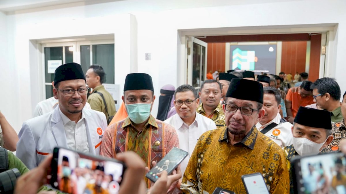 Dr Salim dan Andi Sudirman Saling Puji di Rujab Gubernur Sulsel