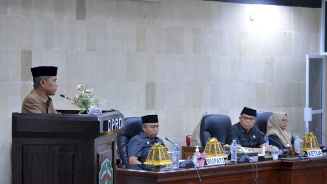 Rapat Paripurna. Ist