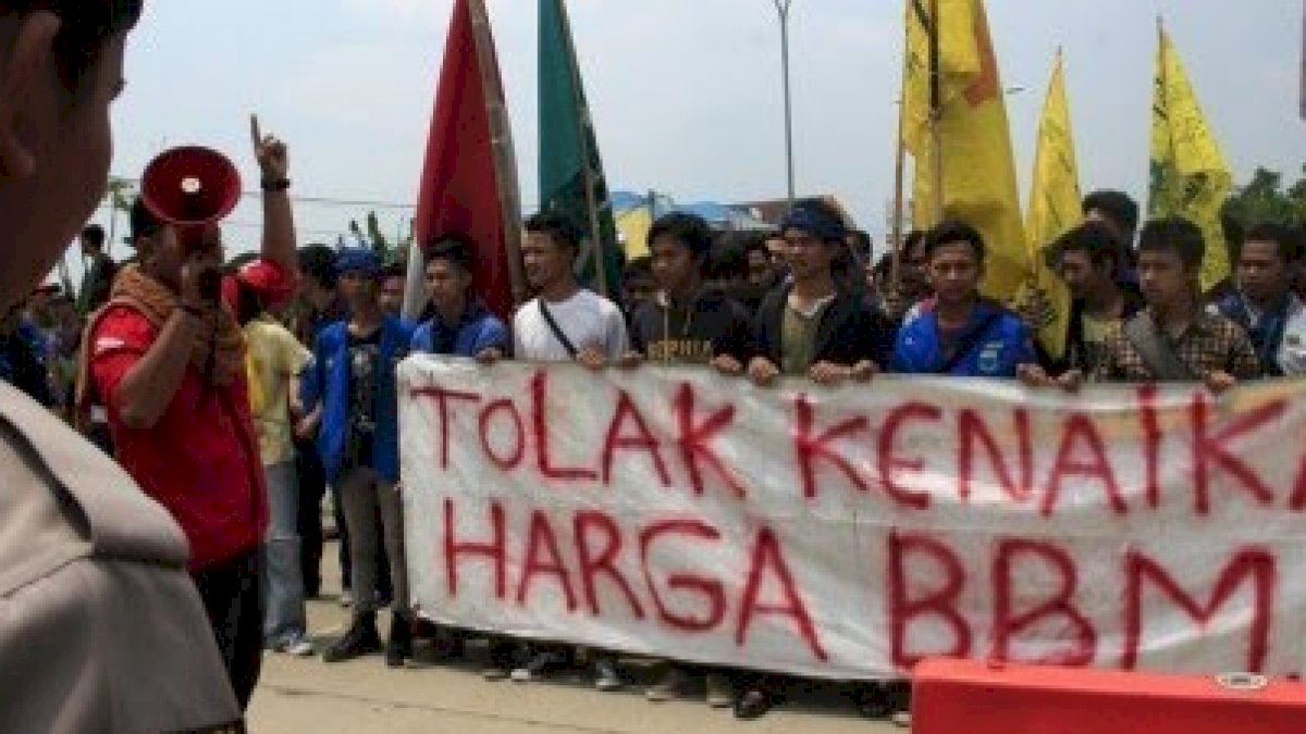 Demonstrasi Tolak Kenaikan Harga BBM Di Makassar, 1.955 Polisi Dikerahkan Lakukan Pengamanan