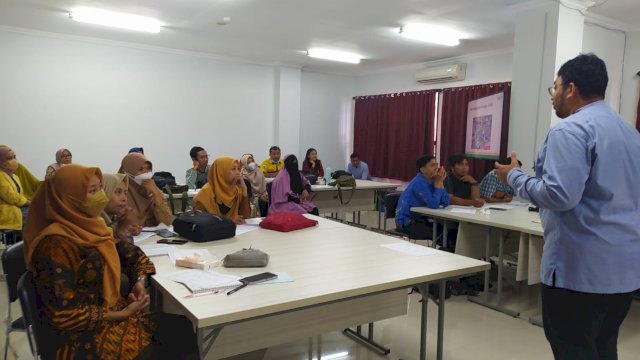 Dosen Prodi Kewirausahaan Kalla Institute jadi pemateri di pelatihan guru kejuruan (dokumen: ist)