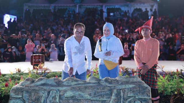 F8 Makassar resmi ditutup yang ditandai dengan pencabutan badik oleh Wali Kota Makassar, Danjy Pomanto (dokumen: ist)