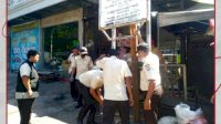 Bapenda Kota Makassar Lakukan Penertiban Reklame Tak Berizin