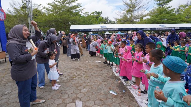 Sikat Gigi Massal di Alun-alun KabupatenBarru (dokumen: ist)