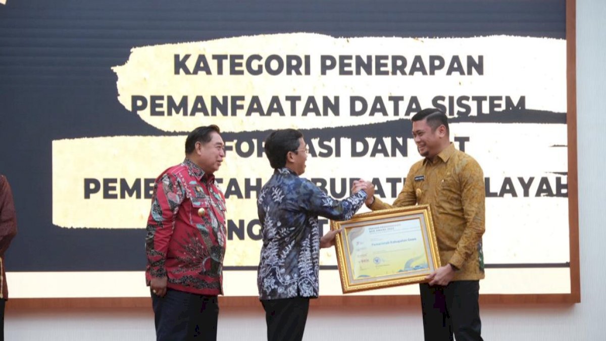 Gowa Terima Penghargaan Penerapan Pemanfaatan Data Sistem Informasi dari BKN