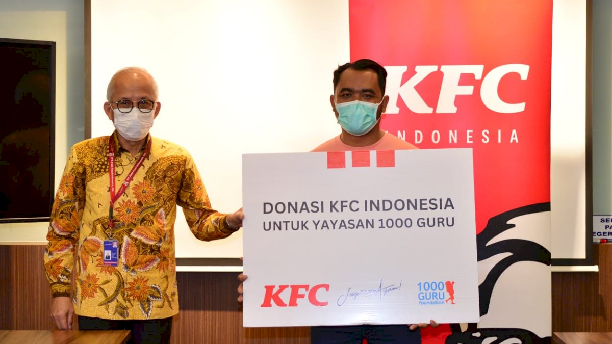 KFC Indonesia Serahkan Donasi Hasil Program Bucket For Given, Bucket For Good ke Yayasan 1000 Guru