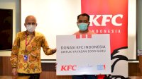KFC Indonesia Serahkan Donasi Hasil Program Bucket For Given, Bucket For Good ke Yayasan 1000 Guru