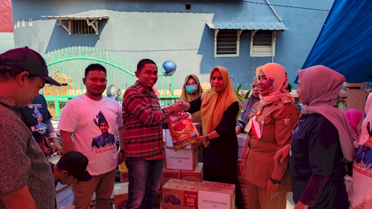 Anak Rakyat Bantu Korban Kebakaran di Rappokalling