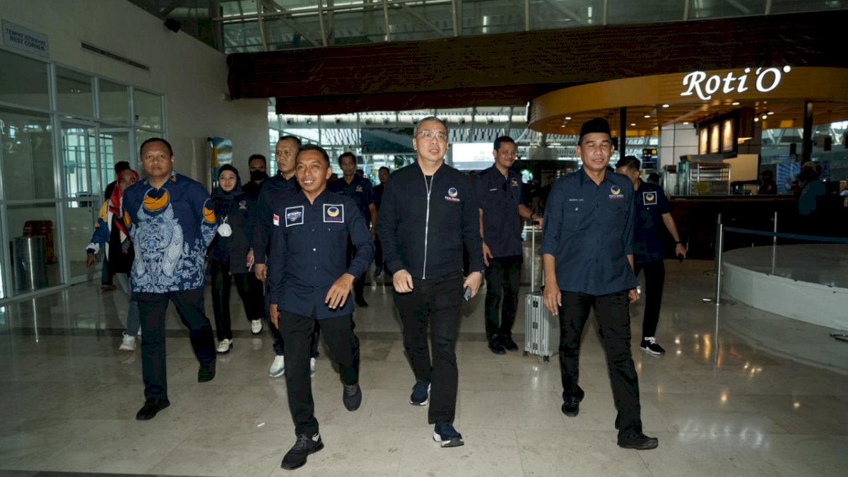 Ratusan Kader di Makassar Jemput Waketum NasDem Ahmad Ali dan Rombongan DPP