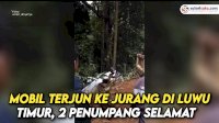 VIDEO: Mobil Terjun ke Jurang di Luwu Timur, 2 Penumpang Selamat