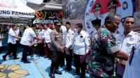 Camat Ujung Pandang serahkan SK Walikota Makassar kepada PJ Ketua LPM