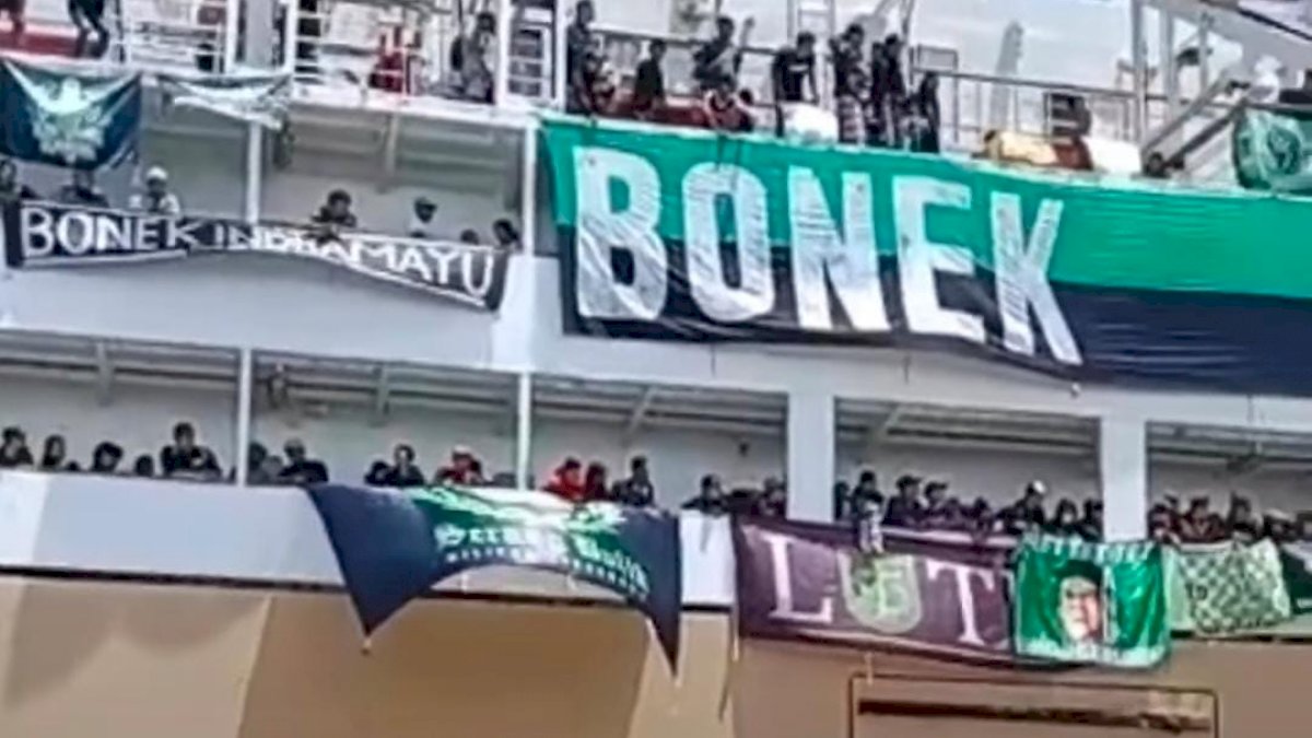 Taufan Pawe Sambut Kedatangan Suporter Persebaya