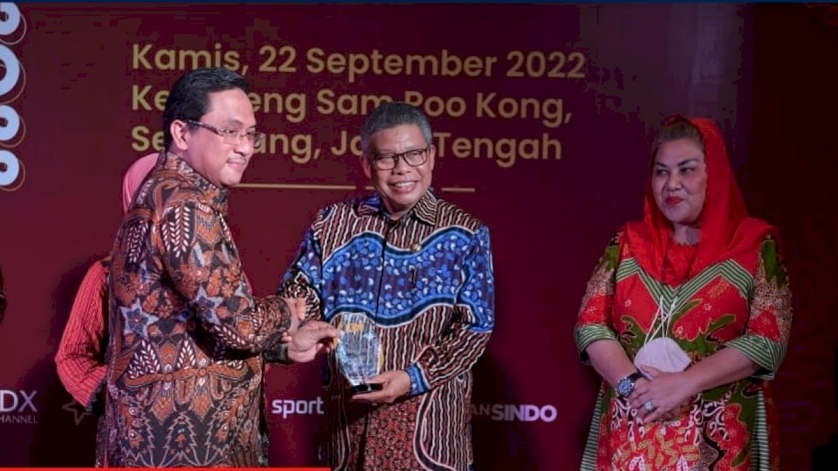 Taufan Pawe Raih Penghargaan Kepala Daerah Inovatif