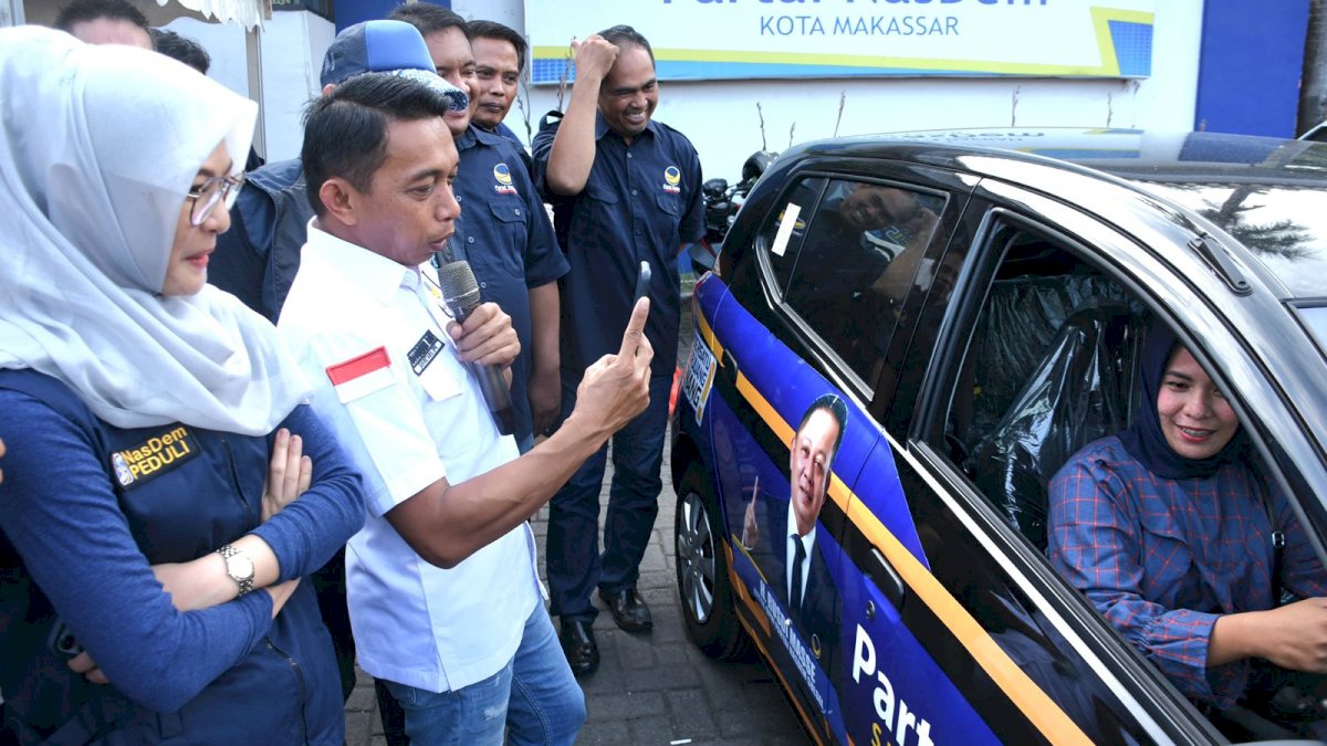 NasDem Sulsel Serahkan Hadiah Rumah dan Mobil ke Peserta Jalan Sehat Restorasi