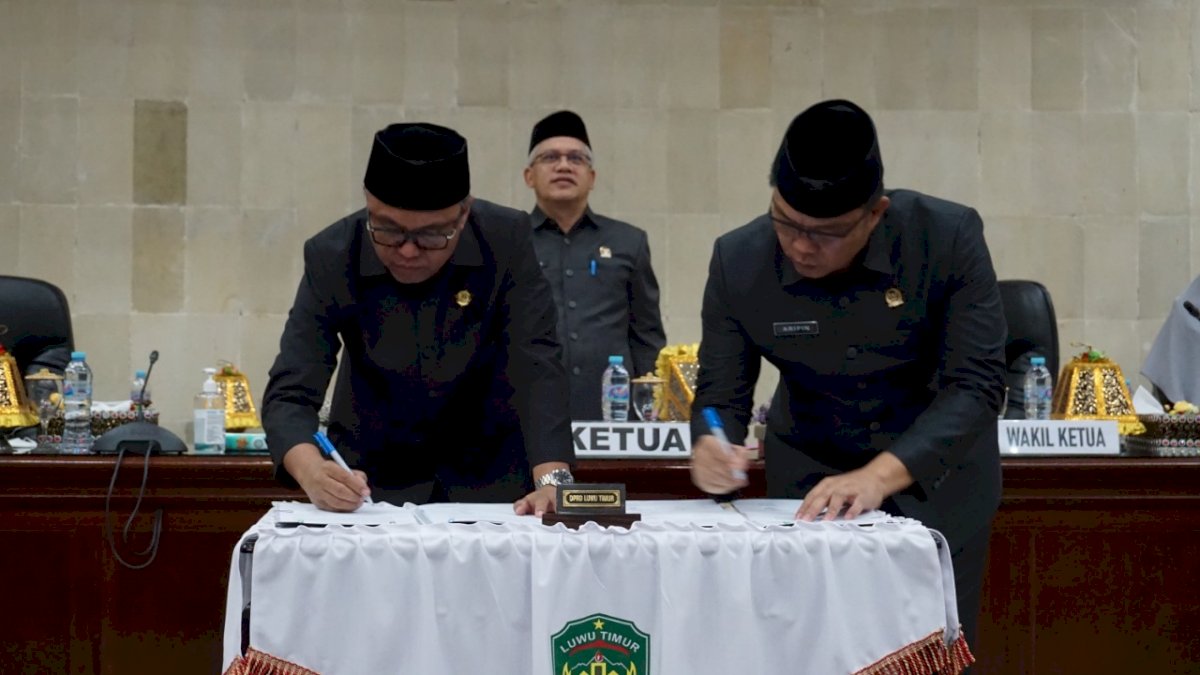 DPRD Luwu Timur Beserta Pemerintah Daerah Tandatangani Nota Kesepakatan bersama Ranperda PLP2B menjadi Perda