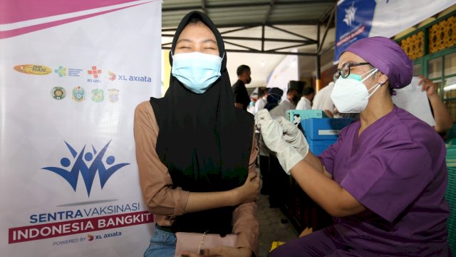 Kegiatan vaksinasi yang dilakukan XL Axiata di HUT ke-26 tahun (dokumen: ist)