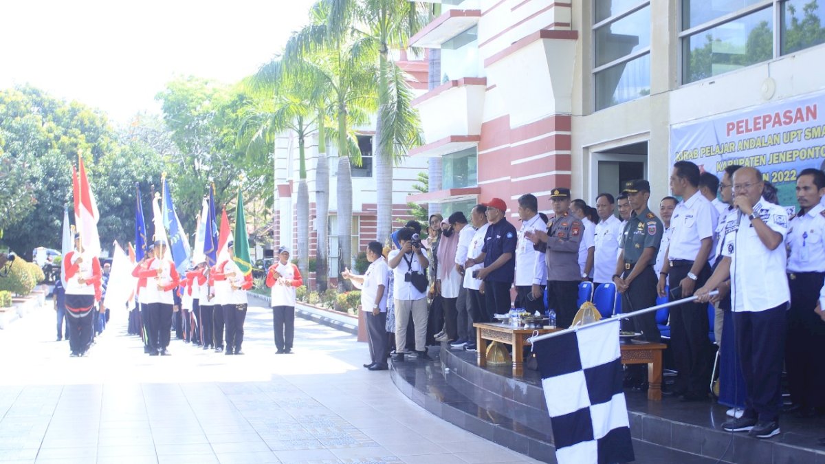 Jelang HUT Sulsel ke-353, Ratusan Pelajar di Jeneponto Gelar Kirab