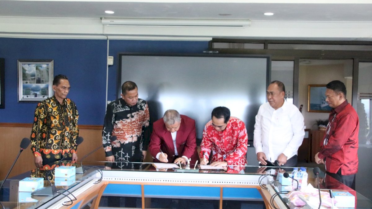 Perkuat Kolaborasi, FH Unhas dan FH Unsultra Jalin Perjanjian Kerja Sama