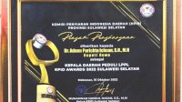Bupati Adnan Raih Penghargaan Kepala Daerah Peduli LPPL dari KPID Sulsel
