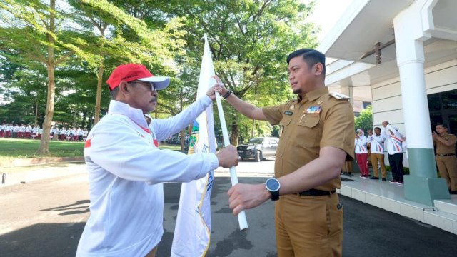 Bupati Gowa, Adnan Purichta Ichsan lepas kontingen Gowa untuk ikut ke Porprov Sulsel (dokumen: ist)