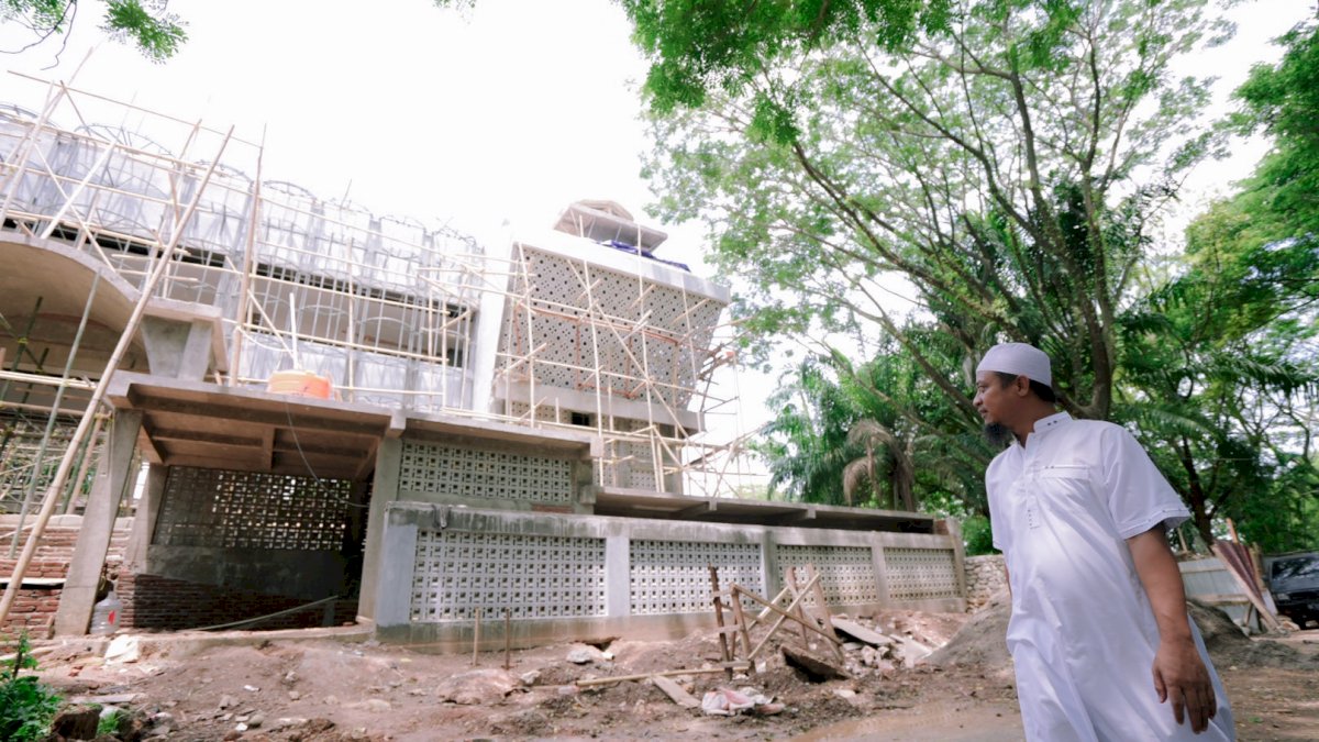Andi Sudirman Tinjau Progres Pembangunan Masjid Nurul Amir di Kantor Gubernur Sulsel