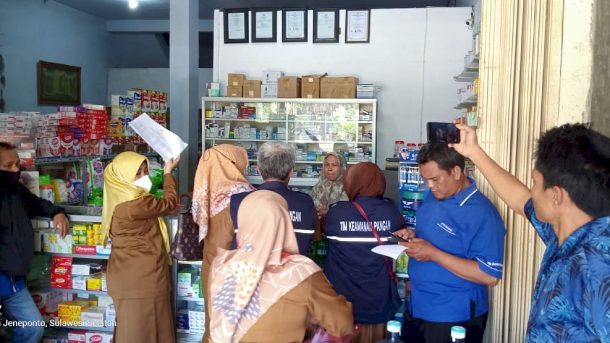Antisipasi Penjualan Obat Sirop, Dinkes Jeneponto Gelar Sidak ke Apotek