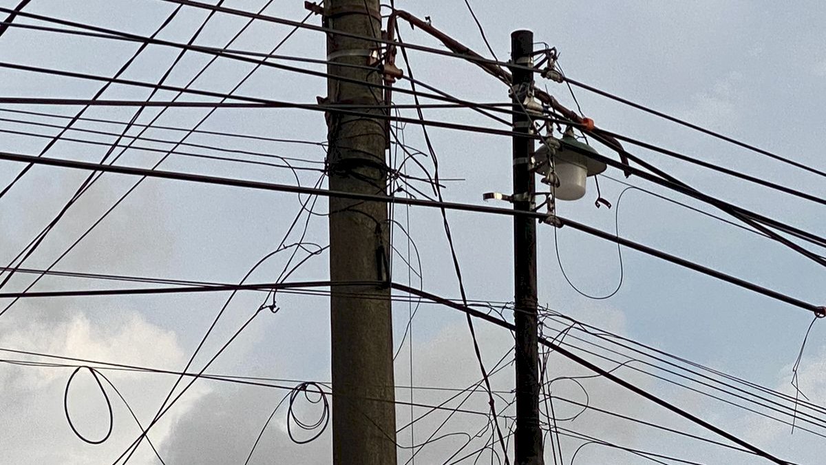 Danny Pomanto Geram Kabel Amburadul di Kota Makassar, Pengamat: Idealnya Jaringan Utilitas Disatukan