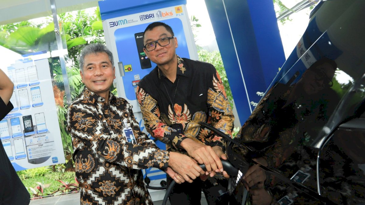 Jadi Akselerator Pengurangan Emisi Karbon, BRI Bersama PLN Resmikan SPKLU di Jakarta