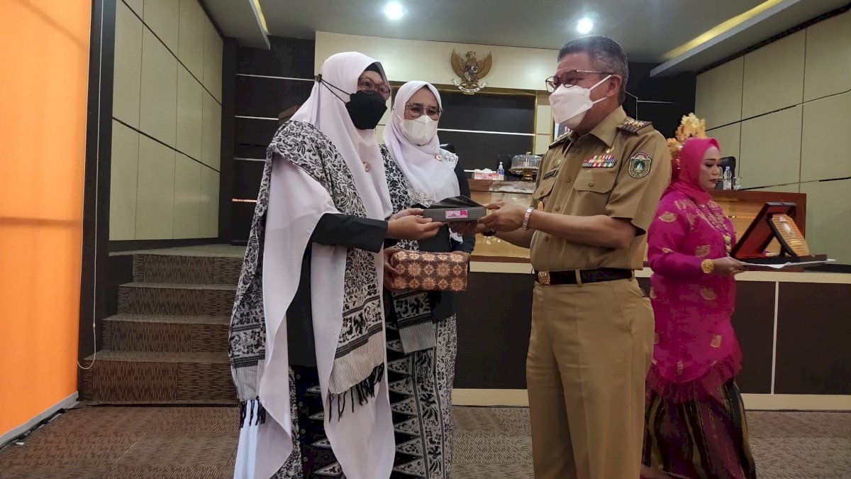 Buka Rakercab IBI, Taufan Pawe : Bidan Tempat Calon Ibu Curhat