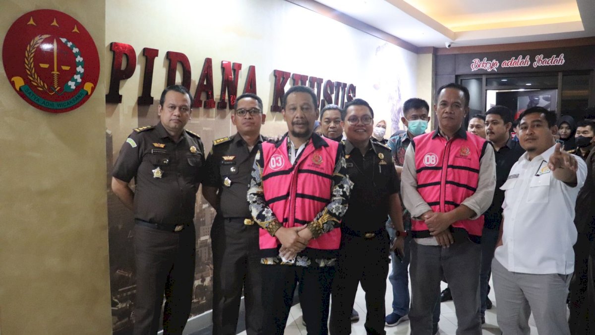 Iman Hud Ditetapkan Tersangka Dugaan Korupsi Honorarium Satpol PP Makassar